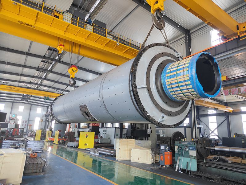 洛陽宇捷精工大型重型球磨機(jī)項(xiàng)目一站式順利交付!